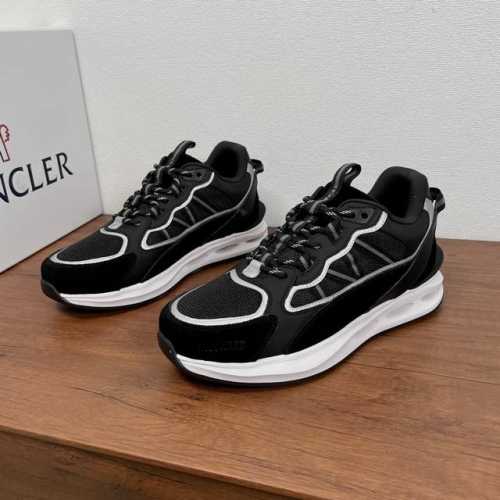 编码： Moncler 蒙口 新款男士运动鞋 这款运动鞋采用织物网眼鞋面拼接绒面牛皮革和光滑小牛皮制成，几何图形撞色拼接设计，侧面饰有醒目标识和M字形织带细节，