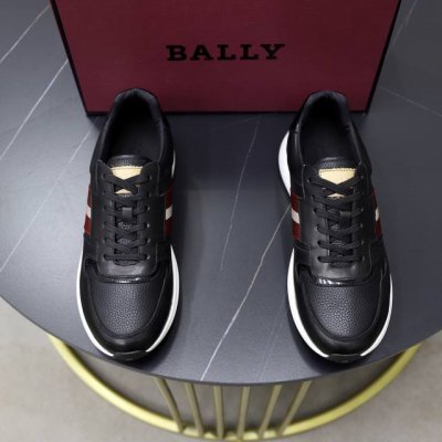 出厂价pp Bally 巴利 新款男士皮革拼接休闲运动鞋 原厂小牛皮面拼接纯色网布设计风格 舒适透气效果极好 经典的B家红白条纹织带徽章装饰 饰以 Bally