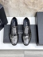 balmain 巴尔曼新款男士皮鞋 面料采用进口原版牛皮 车缝线工艺打造 全进口胎牛皮 看得见的质感 重工车线 标配Logo牛皮垫脚 大牌体验 上脚柔软舒适 男