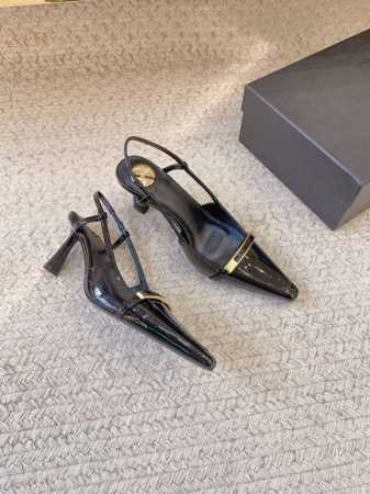 SAINT LAUREN*圣罗兰春夏新款7.5cm金根凉鞋 原版套楦 顶级品质材质鞋面：进口牛漆皮垫脚：进口羊皮里大底：真皮大底跟高：7.5cm码数：35-39 - 点击图像关闭