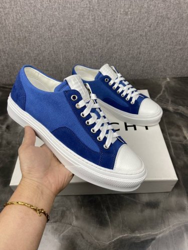 商标： City纪梵希 系列 工艺：帆布和绒面皮革低帮运动鞋 银色饰面金属鞋孔镌刻Givenchy 正面粒面皮革饰片 鞋舌压印4G 背面压印Givenchy 皮