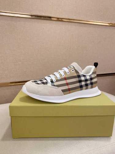 工厂p价 专柜同步Burberry 巴宝莉 顶级代购同步发售正码数 38-44 意大利进口反绒牛皮搭配官网布料 全进口透气网里 鞋底 原厂特供原版底 独家活动成
