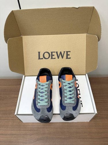 顶级版本 配飞机盒 Loewe 25Ss早春阿甘鞋 德训鞋 运动鞋 情侣款 扣件+10 罗意威拼色运动鞋！极简风格真的做到极致、实在太百搭！随便穿搭就可以很高级