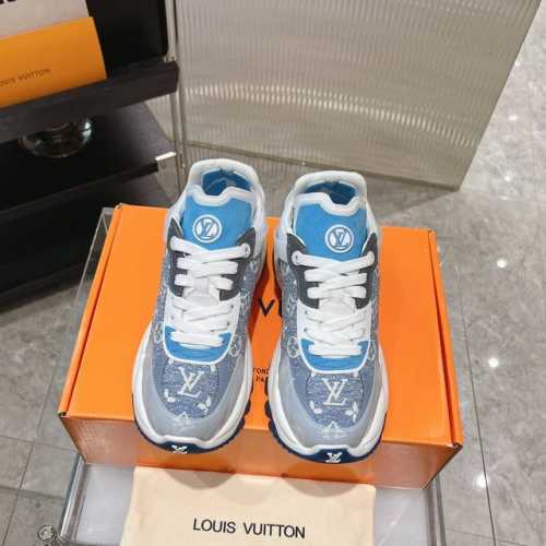 工厂价： 5 顶级代购版本 Lv Run55独家爆款摩登增高运动休闲鞋° 原版 10260购入开发做货 舒适感极佳 像踩在云朵上 鞋面选材原版进口的dk透气网格