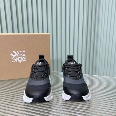 情侣款 Loewe 罗意威 x on cioudtilt2.0跑鞋情侣款罗意威 x on 昂跑全新合作系列跑步鞋 品牌与瑞士高性能运动品牌on携手打造的此系列作