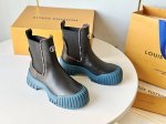 L驴家 fw22 new arrival～ ruby 短靴新品，爆款，哈哈新款的靴靴非常特别，平底靴在硬朗和柔美之间激发潮流魅力，可可爱爱大头鞋！ 甄选进口丝绸