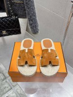 顶级版本 男款 H家2025Ss新款男凉拖爱马仕Hermes 喜欢二舅姥爷拖鞋的一定不能错过这款草编拖鞋，好穿百搭又经典 面料：进口牛皮配搭水染牛里十 大底：进