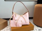 折叠盒子 牛仔Carryall Lv新款， 可斜挎、单肩。容量保证，敞口磁铁吸内扣取放平板小电脑非常方便，设计比Neverfull小巧、肩带够宽不那么勒;比Gr