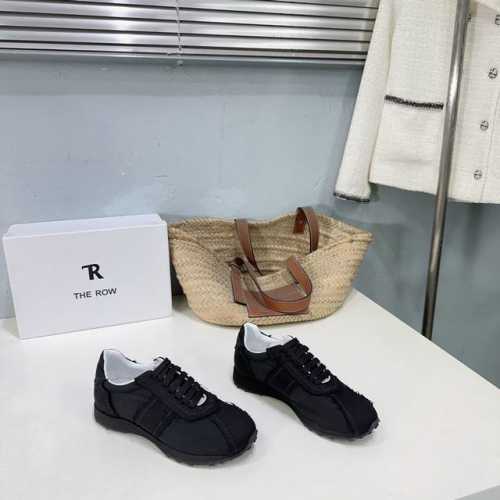 高品质出厂 ！小众潮牌The Row25春夏新款阿甘休闲鞋！这款休闲运动鞋的设计非常小众，独特的须须毛边和帆布拼色设计，让你在人群中脱颖而出。它散发出一种松弛复