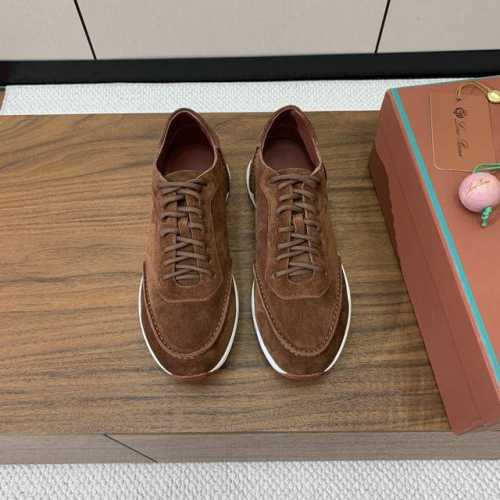 Loro Piana 情侣款休闲运动鞋。简约时尚，上脚非常舒适。 鞋面牛京，牛皮垫脚。定制橡胶底。 码数：女35-43 35、41、42、43定制不退换 男38