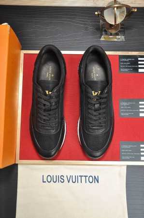 出厂价 LOUIS VUITTON 原单 新款LV路易威登 * 顶级版本 LV经典潮鞋！选用进口原版牛皮 水染牛皮内里.原版耐磨橡胶大底！高品质精品！码数38- - 点击图像关闭