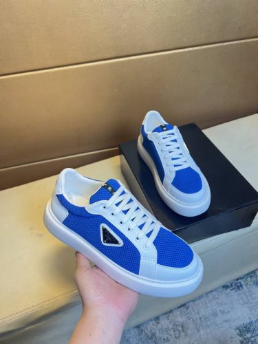 prada 普拉达 -高端品质 原单 -鞋面：丝绸小牛皮、品牌帆布布匹、品牌金属扣件 -内里：网布，垫脚; 顶级牛皮 -大底：超轻Tpu发泡; 成型大底 -超高