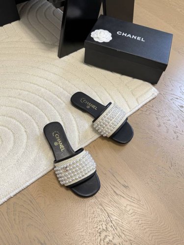 Chanel 25K高级手工坊珍珠系列拖鞋 一如既往的高版本 经典系列 鞋面羊皮 内里羊皮 真皮大底 Size:35-39 其他码数定