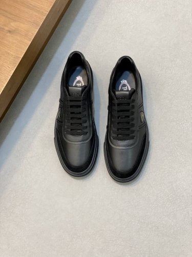 Tod’S和兰博基尼联名限量版 新款压印徽标皮革拼接男士休闲运动板鞋，单品小牛皮面料加反绒面拼接搭配制成 鞋舌上饰有Tod`S徽标压花 侧边饰有兰博基尼汽车徽标
