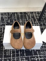 东莞代购级 The Row 25Ss 春夏季 新款 玛丽珍 芭蕾舞 单鞋 据说这是本年度最美丽的芭蕾舞 奶奶鞋，法式优雅气质在线、高级又时髦，可盐可甜，文艺又气
