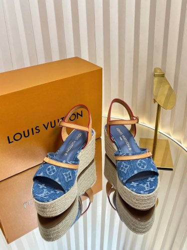 Lv 路易威登 25春夏新款 顶级版本原版一致 专柜主打最新款 Lv X Tm村上隆联名款麻绳坡跟凉鞋 硬货上新 代购级别 高级感十足 国内外博主刷爆的一款 复
