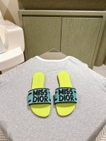 迪奥 Miss Dior系列平底拖鞋 字母刺绣Logo拼色一字拖鞋 1 专柜同步最新配色夏季胶囊系列立体刺绣度假字母拖升级版 美爆的全新系列 暴走利器原Ban开