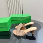 Bottega Venet* 最新最经典编织高跟凉鞋！ins&小红书巨多网红明星上身！上脚超性感！真的太美了！这款哑光的鞋面超有高级感！高级穿着又仙女简约时髦又