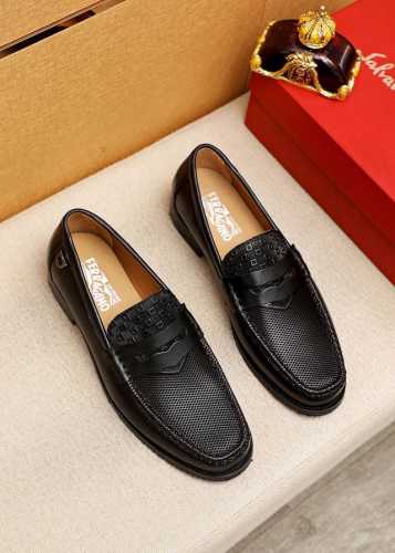 商品商标 Ferragamo 菲拉格慕 休闲皮鞋 正码码数: 38-44 45.46订制 商品材料 精选 进口头层小牛皮压花鞋面 进口水染牛皮内里 强烈立体视觉