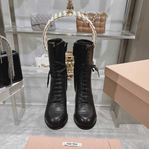出厂 24Ss秋冬新款短靴系带设计感十足，Miumiu的独特风格展现无遗，让你瞬间成为人群中的焦点， 成为时尚界的女王 时髦精品必备。 鞋面:采用进口牛皮 内里