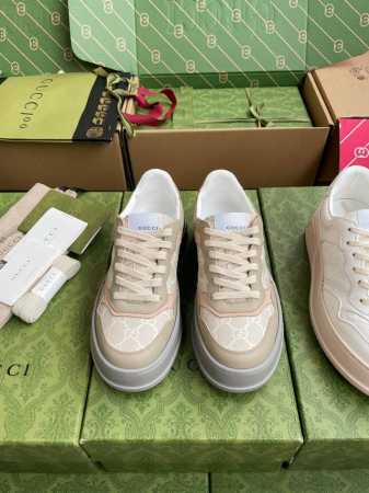 女 Gucci新款饼干鞋 顶级版版购入完美复刻！市场版本较多欢迎对比 情侣款 35-45 女34 40男38 45定做不退不换 原版开模IP发泡大底 超轻！区分 - 点击图像关闭