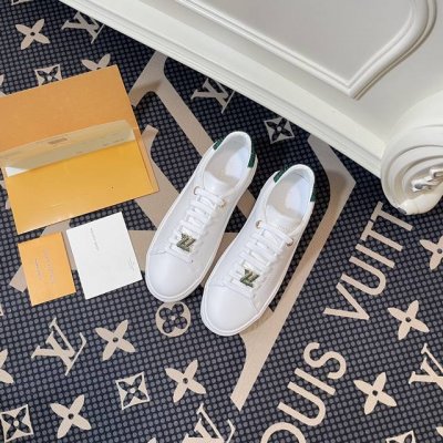 橙子出厂价 Louis Vuitton 路易威登 Lv小白鞋 休闲鞋 运动鞋板鞋 经典版型运动鞋，水晶扣件呼应鞋尾设计，赋予运动鞋精致高级的气质。轻松增高，简约