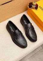 商品商标：Louis Vuitton 路易威登 休闲皮鞋 正码码数: 38-44 45.46订制 商品材料：精选 进口头层小牛皮压花鞋面+奢华五金扣，进口头层牛