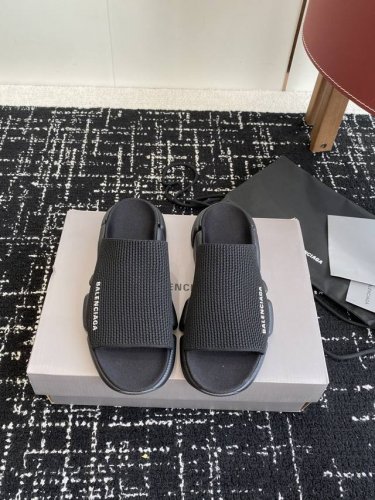 代购级 balenciag A巴黎世家拖鞋 升级版推出Speed 2.0 版本全新袜子鞋拖鞋 原厂货 绝非通版 2.0版的袜子部分可以把脚背和脚踝完全包裹起来