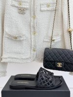 厂价 Chane*｜小香25p春夏新品 双C网面懒人拖鞋 夏天一定要入的拖鞋系列 鞋面采用原版定制材质 内里垫脚是丝绸羊皮 意大利进口牛皮大底 码数：35-39