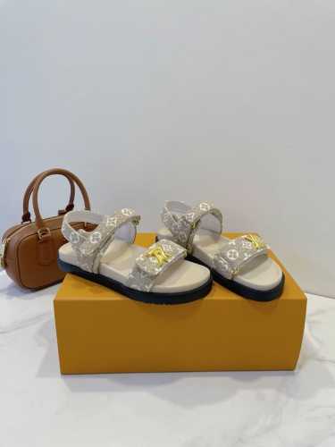 Lv 路易威登L家 驴牌Monogram 浮雕印花经典拖鞋 本季Waterfront 焕新回归 Size: 35-40 标准原盒包装