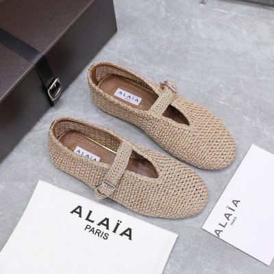 alaia 阿莱亚 25 春夏 最新 编织芭蕾舞鞋 只忠于展现女性身体曲线的裁剪之王 始创于1979年的品牌Alaia 一直主售时装感十足的型格女鞋 巴黎时装界