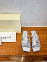 出厂 Jimmy Choo 吉米周 是一个非常全面之尊贵时尚生活品牌， 香港,美国等大时尚博主及明星的同款表带女士高跟，中跟，平跟后空凉鞋系列。 澳大利亚尖头