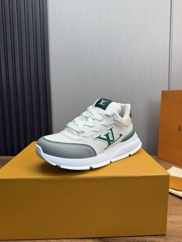 工厂P价 Lv.男鞋专柜爆款，官网同步，1:1高品质出货原版牛皮 原厂原版底，38-45 45定做不退换