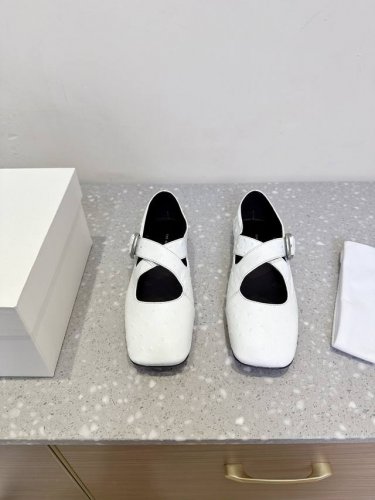 The Row 小众潮牌 25Ss春夏新品 鸵鸟纹 玛丽珍 小方头 单鞋 可可爱爱 极简风 质感皮革细腻高级 圆润鞋型 一脚蹬设计 随性又自在 鞋面 采用原版进