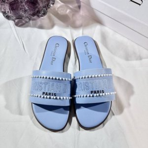 橙子出厂价p dior 迪奥春夏新款 珍珠刺绣平底拖鞋 休闲凉拖 一字拖 码数 35-42