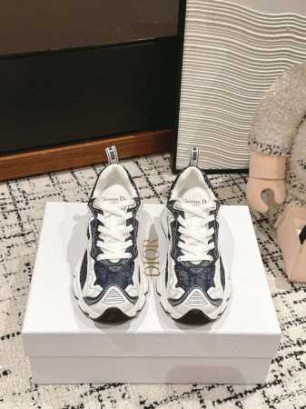 顶级品质 dior fw24 new arrival～ cd 2024 Chrono 运动鞋新品 看着一般，上脚贼好看绝绝子单品！ 每一个细节都是时髦焦点啊！关 - 点击图像关闭