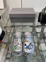 男款 巴黎世家Balenciaga 春夏最新情侣款洞洞鞋 25春季新款黑马单品,海内外时尚博主纷纷上脚大秀 火遍海内外社交平台 时尚达人必入款 各种巴家元素五金