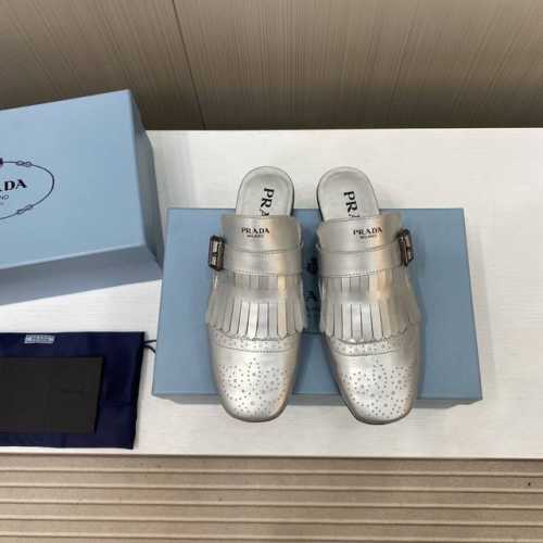 出厂价 顶级品质 Prada 普拉达 25Ss春夏走秀新款流苏复古乐福鞋单鞋 这款鞋履着意呈现经典与复古格调，兼具阳刚气质与柔美风情，形成二元对比，彰显Prad