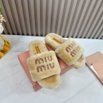 工厂 2024 新款新品 MIU MIU 全新超美装饰搭配,时尚淑女气质十足 双色拼接 又不乏美艳色彩,外侧附带弹力象巾 上脚非常方便意大利引进的原版楦头是最新