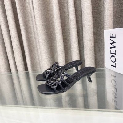 2025 最新罗意威Loewe Ss夏季限定镂空拖鞋 上脚真的太美了 强烈推荐 超级懒人拖 明星博主同款 面料 进口羊皮 里料:进口羊皮 大底:真皮注塑透染底