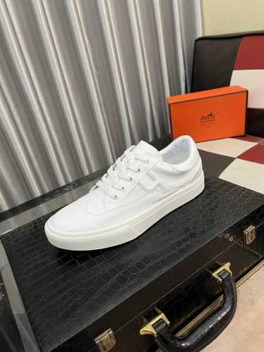 爱马仕新款休闲运动鞋专柜同步发售，原版橡胶大底，超级舒适，鞋面采用进口牛皮配原版布料，舒适羊皮内里，细节决定品质，码数：38-44