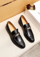 商品商标 Versace 范思哲 休闲皮鞋 正码码数 38-44 45.46.47订制 商品材料 精选 进口头层牛皮压花鞋面+奢华五金扣，进口水染牛皮内里。强烈