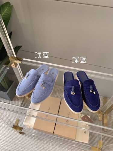 Loro Pian* LP万年经典款半拖鞋 简约时尚 脚感超级舒适 一天可以暴走两万步的鞋子 超级百搭款！ 原版购入开发 顶级品质！ 鞋面原版麂皮 进口胎皮里