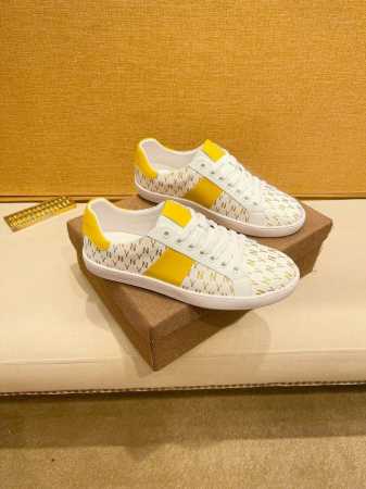 工厂价 Gucci 古奇最 2024新款精心打造，引爆全场！不断创新的国际品牌 此款男士四季休闲鞋，原版版本，鞋面全皮面料 ，透气舒适皮垫脚橡胶防滑大底，透气舒 - 点击图像关闭