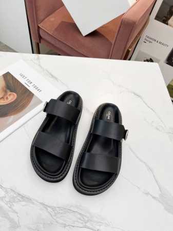 celine 赛琳 春夏新品凉鞋五金扣饰原版1:1定制鞋面采用全油边工艺，楦形流畅完美，上脚百搭舒适 颜色：黑色，白色，棕色 内里：羊皮，面料：牛皮 码数35- - 点击图像关闭
