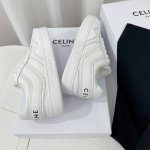 Celine赛琳~~全新升级版情侣款小白鞋系列；低帮 中帮 高帮运动鞋，魔术贴板鞋，休闲鞋 充满街头感的一双鞋子，拼色设计非常赞，这款鞋有它自己独特的设计，皮革