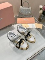 miumiu 先出女款.Size：女35-40 缪缪Miumiu 2025Vs春夏新款休闲鞋系列 专柜主打最新款 休闲鞋硬货上新 代购级别！高级感十足！国内外博