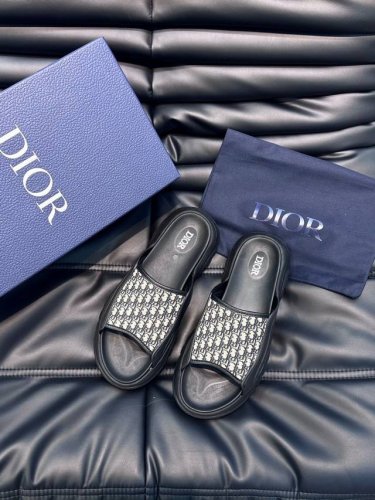 码数38-45 Dior迪奥 最新款H-Town 系列 Oblique 厚底 拖鞋 凉鞋 原版购入开发 做货 这款 Dior H-Town 凉鞋致敬运动风格经典