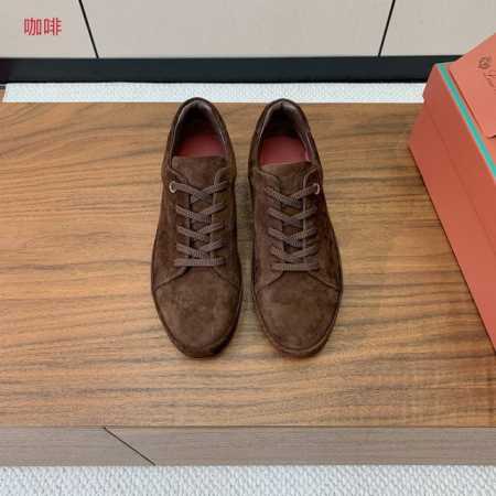 Loro Piana 休闲鞋。 意大利顶级羊绒复古优雅低调奢华。时尚性与皮料实用性同样兼具依然全网最高品质。鞋面羊京丝质柔滑。羊皮内里，原版大底。 码数：35- - 点击图像关闭