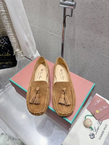 出厂 Loro Piana* Lp诺悠翩雅新款流苏豆豆鞋一脚蹬乐福鞋 简约时尚 脚感超级舒适 一天可以暴走两万步的鞋子 超级百搭款！ 鞋面采用独特针织面料制作工
